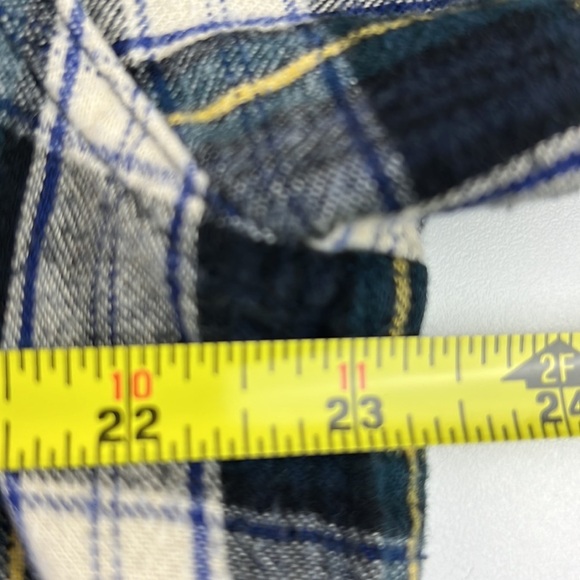 L.L. Bean green plaid flannel button down shirt - Picture 4 of 6